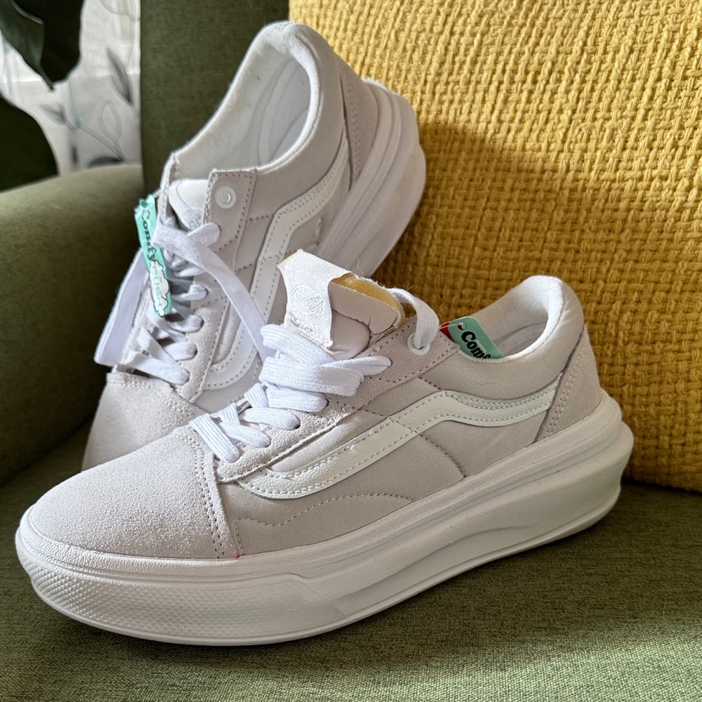 Vans Old Skool Head Space Gray-White Sneakers. Womens size 10